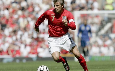 米兰电竞焦点-以色列队门将高接低挡零封对手